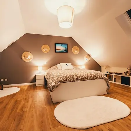 Charming Renovated Stone House 10 Minutes From Cluny *