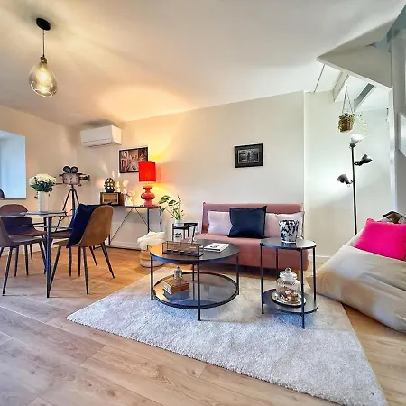 Semesterbostad Charming Renovated Stone House 10 Minutes From Cluny *