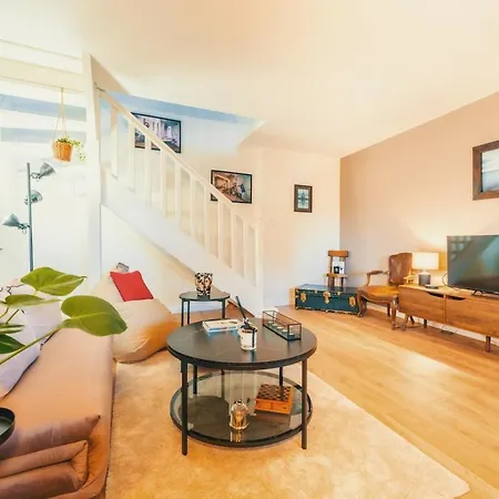 Charming Renovated Stone House 10 Minutes From Cluny Riotord