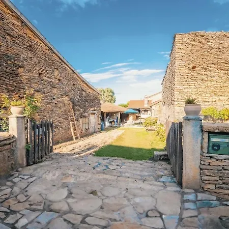 Charming Renovated Stone House 10 Minutes From Cluny *
